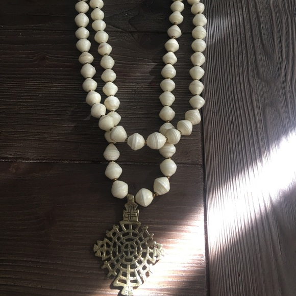 Jewelry - NWT Beaded statement necklace